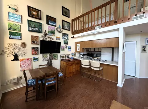 Dining - 4050 Eagle Bay Dr, Bloomington, IN 47401 photo 1 of 2