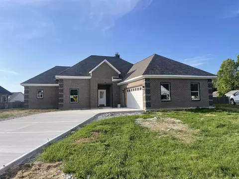 2534 Chrystal Woods Dr, Kokomo, IN 46901