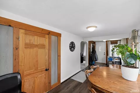 Entry Way - 310 E Wabash Ave, Wakarusa, IN 46573 photo 3 of 4
