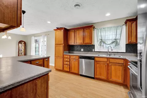 46 Woodlawn Dr, Mitchell, IN 47446 photo 10