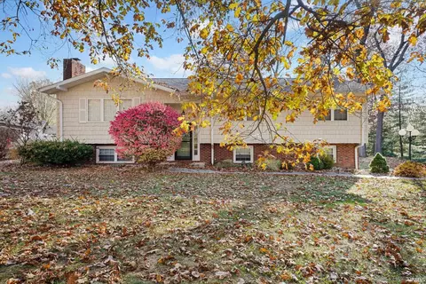 46 Woodlawn Dr, Mitchell, IN 47446