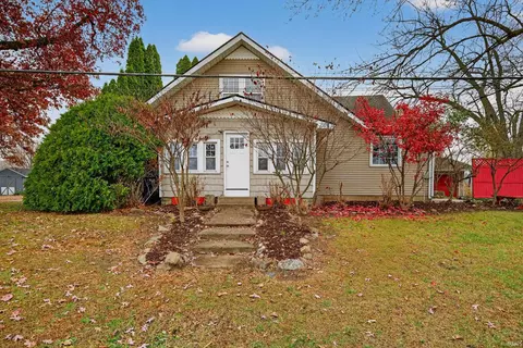 807 S Franklin St, Winamac, IN 46996