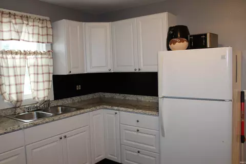 215 E Keyser St, Garrett, IN 46738 photo 21