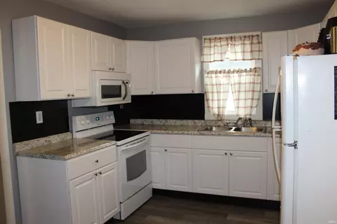 215 E Keyser St, Garrett, IN 46738 photo 19