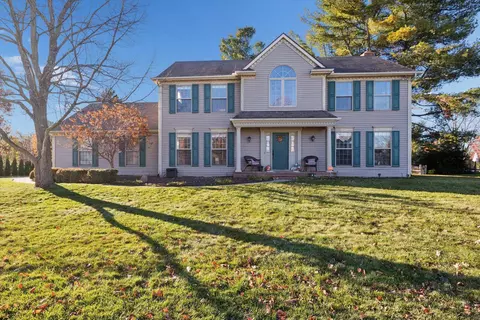 51635 Fox Pointe Ln, Granger, IN 46530 photo 2