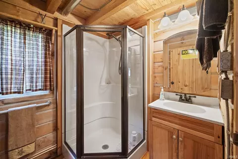 Bath - 3626 E 800 S, Lafayette, IN 47909 photo 1 of 1