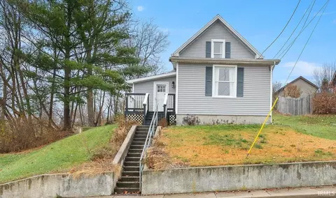 183 W Vine St, Roanoke, IN 46783