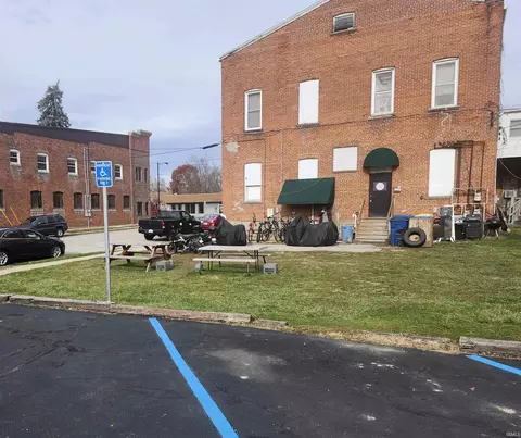 107 S West Sts, Angola, IN 46703