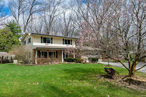 16765 Londonberry Ln, South Bend, IN 46635