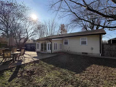 Exterior - 1812 Circle Dr, Bedford, IN 47421 photo 3 of 7