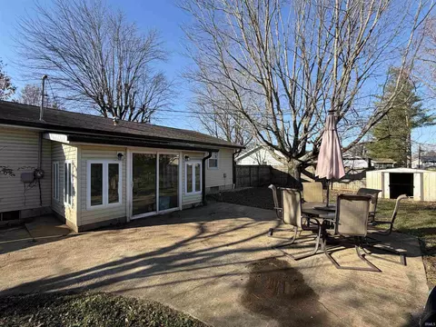 Exterior - 1812 Circle Dr, Bedford, IN 47421 photo 4 of 7