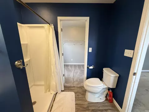Bath - 1812 Circle Dr, Bedford, IN 47421 photo 2 of 3