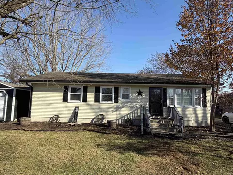 Exterior - 1812 Circle Dr, Bedford, IN 47421 photo 1 of 7