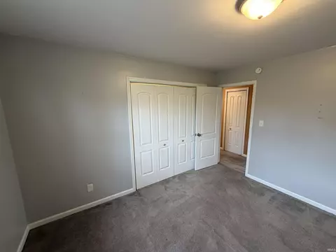 Bedroom - 1812 Circle Dr, Bedford, IN 47421 photo 4 of 6