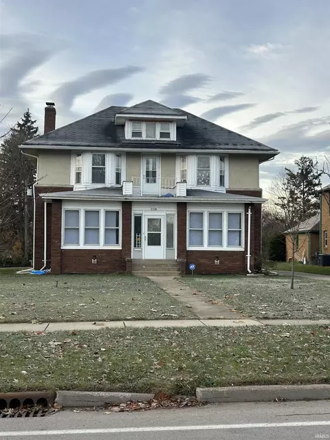 2528 Lincoln Way, South Bend, IN 46628