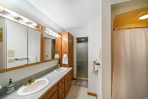 6458 E Waco Dr, Syracuse, IN 46567 photo 13