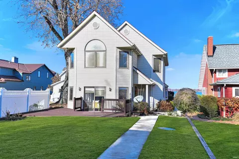 6458 E Waco Dr, Syracuse, IN 46567 photo 5