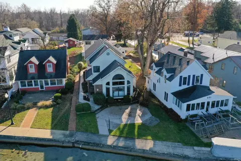 6458 E Waco Dr, Syracuse, IN 46567 photo 2