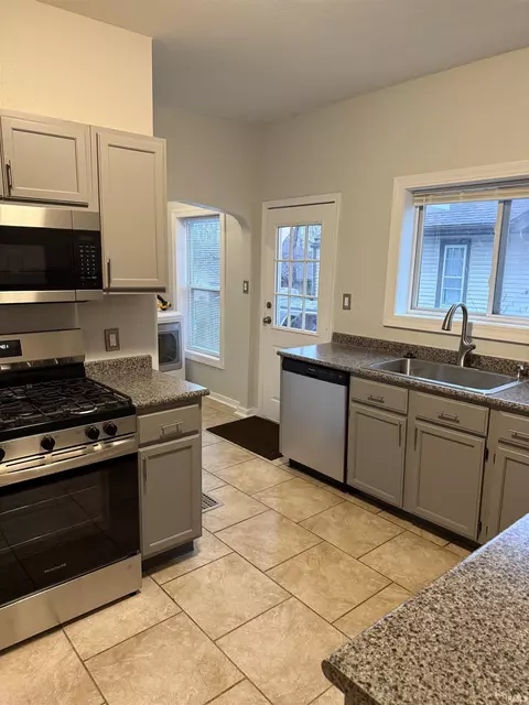 350 S Wayne St, Waterloo, IN 46793 photo 5