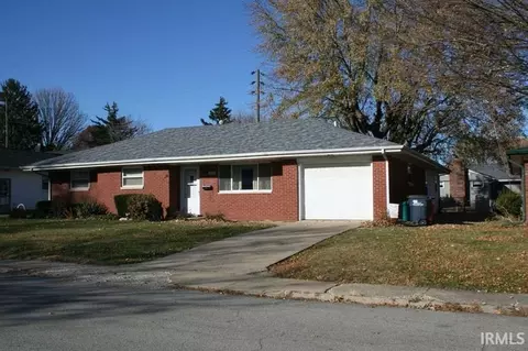 1008 Homewood Dr, Frankfort, IN 46041