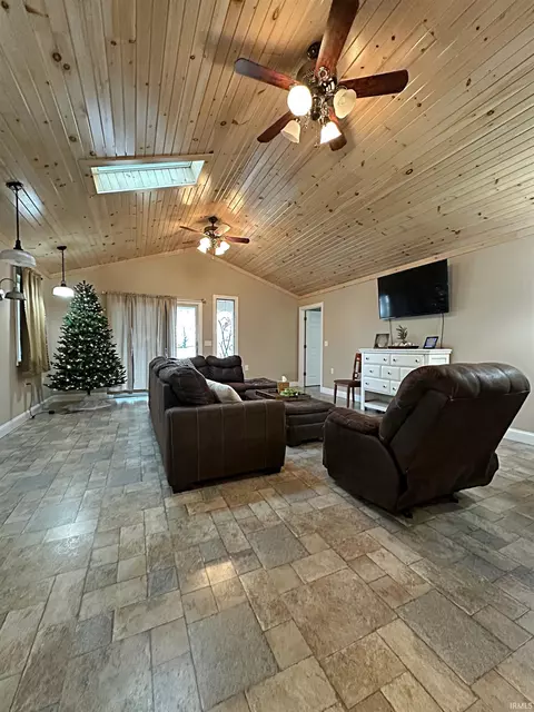 638 Main St, Elnora, IN 47529 photo 8