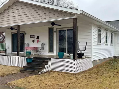 638 Main St, Elnora, IN 47529 photo 23