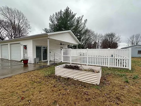 638 Main St, Elnora, IN 47529 photo 24