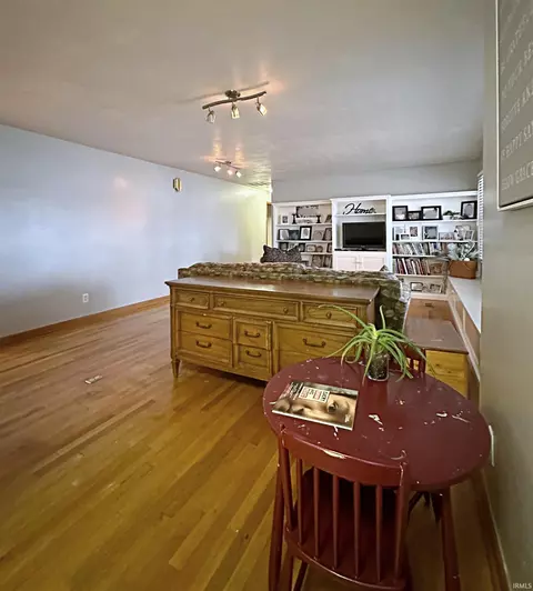 638 Main St, Elnora, IN 47529 photo 3