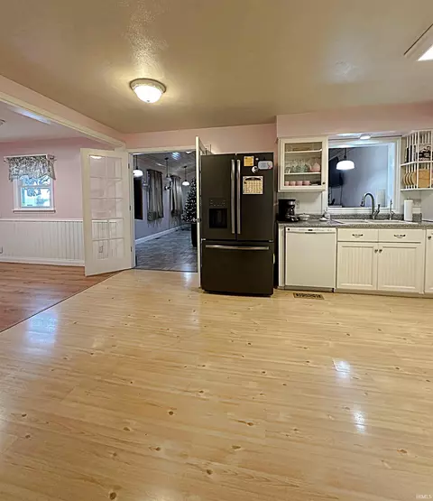 638 Main St, Elnora, IN 47529 photo 7