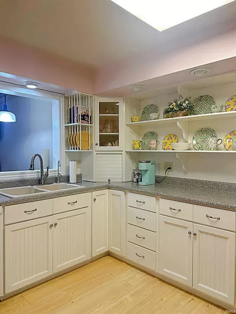638 Main St, Elnora, IN 47529 photo 6