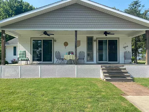 638 Main St, Elnora, IN 47529 photo 28