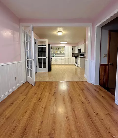638 Main St, Elnora, IN 47529 photo 4