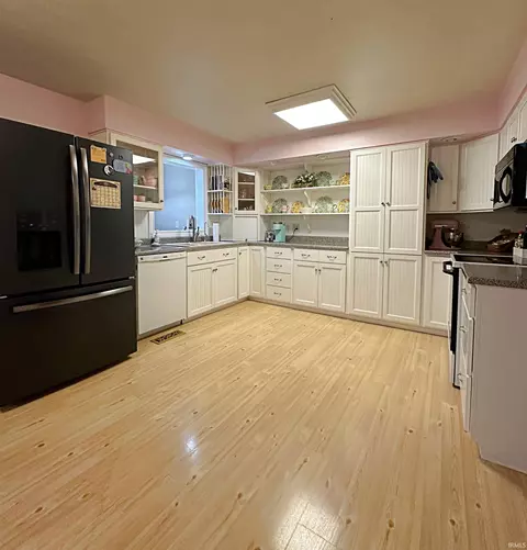 638 Main St, Elnora, IN 47529 photo 5