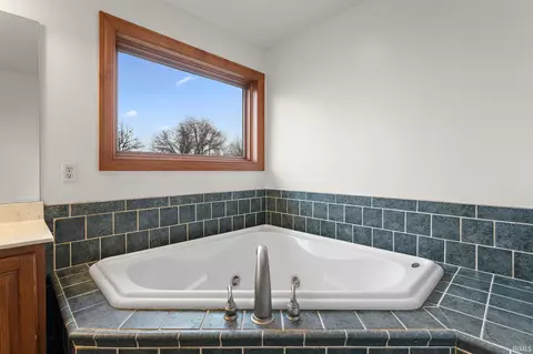 Bath - 8250 E 95th Pl, Crown Point, IN 46307 photo 4 of 5