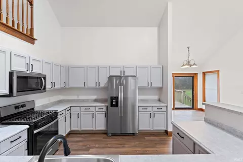 Kitchen - 8250 E 95th Pl, Crown Point, IN 46307 photo 4 of 4