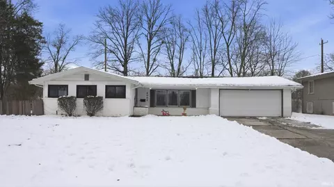 5002 Christofer Ln, Fort Wayne, IN 46806