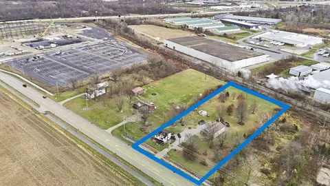 6715 Bass Rd, Fort Wayne, IN 46818