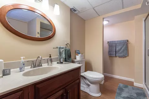 Bath - 2258 E Cape Cod Dr, Bloomington, IN 47401 photo 4 of 4