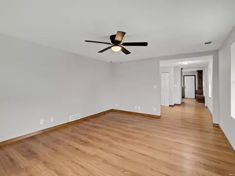 Living - 1301 Eichel Ave, Evansville, IN 47711 photo 1 of 4