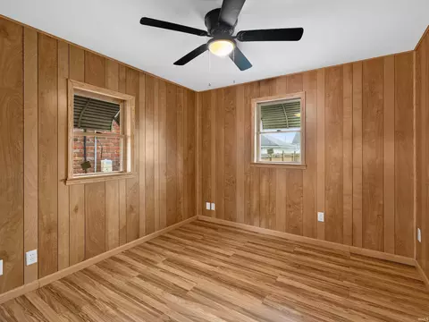 Bedroom - 1301 Eichel Ave, Evansville, IN 47711 photo 4 of 6