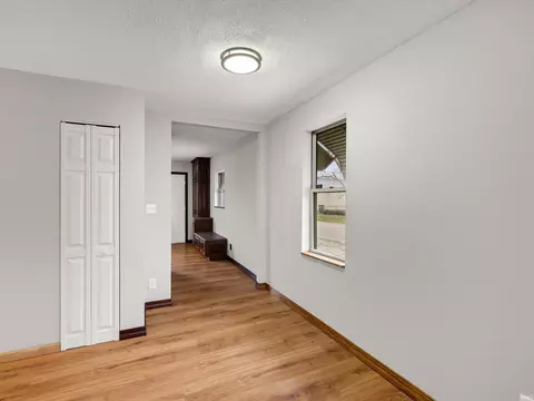 Entry Way - 1301 Eichel Ave, Evansville, IN 47711 photo 2 of 3