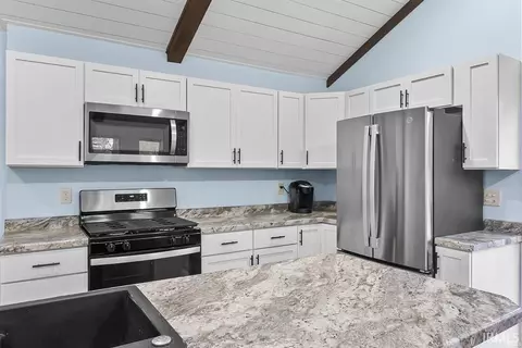Kitchen - 8652 E Koher Rd, Syracuse, IN 46567 photo 3 of 3