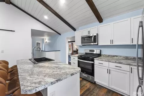 Kitchen - 8652 E Koher Rd, Syracuse, IN 46567 photo 2 of 3