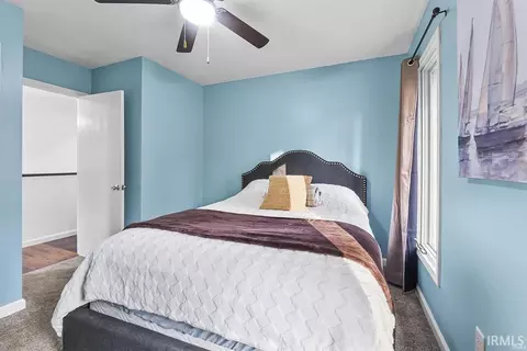 Bedroom - 8652 E Koher Rd, Syracuse, IN 46567 photo 3 of 5