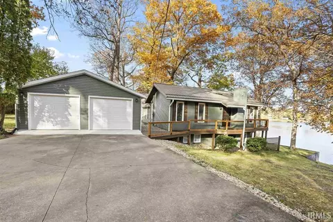 Exterior - 8652 E Koher Rd, Syracuse, IN 46567 photo 3 of 7