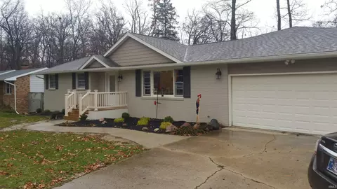 617 S Hadley Rd, Fort Wayne, IN 46804