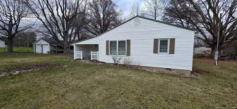 1218 W Glenburn Rd, Linton, IN 47441