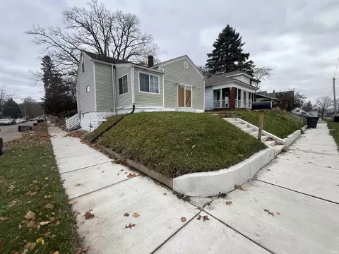 726 W Calvert St, South Bend, IN 46613
