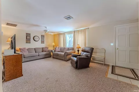 Living - 945 Sunset Dr, Wabash, IN 46992 photo 3 of 3