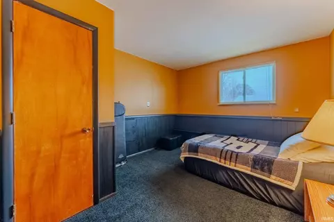 Bedroom - 945 Sunset Dr, Wabash, IN 46992 photo 10 of 11